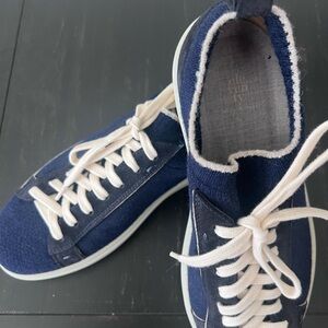 Eleventy Dark Blue and White Casual Sneakers